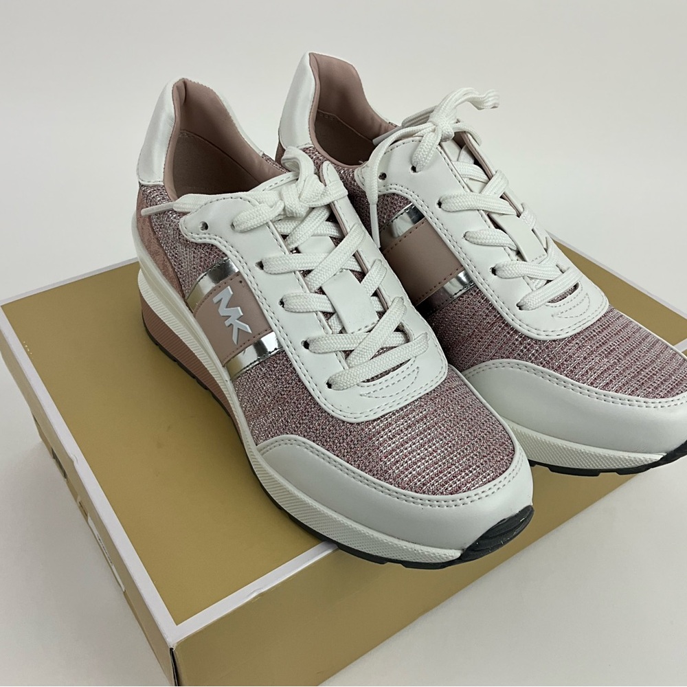 Michael Kors Women's Mabel Trainer Running Sneakers Soft Pink New In Box - Picture 6 of 9
